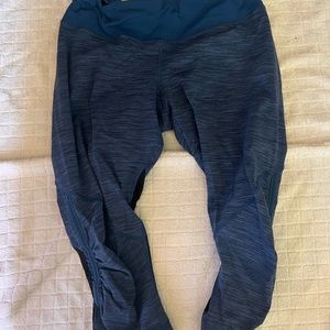 Lululemon size 12 running crops